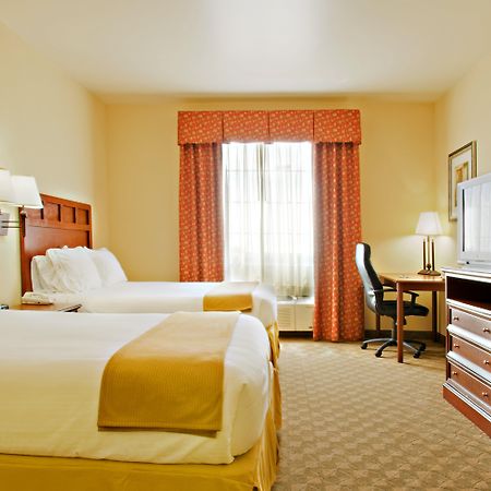 Holiday Inn Express Hotel & Suites Levelland By Ihg Exterior photo