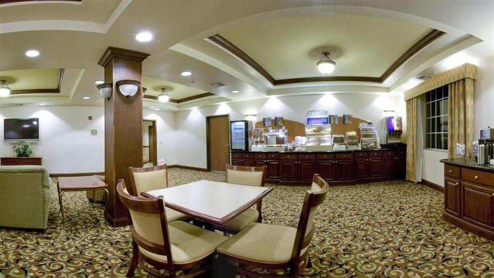 Holiday Inn Express Hotel & Suites Levelland By Ihg Exterior photo